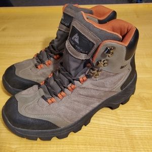 Like new Ozark Trail